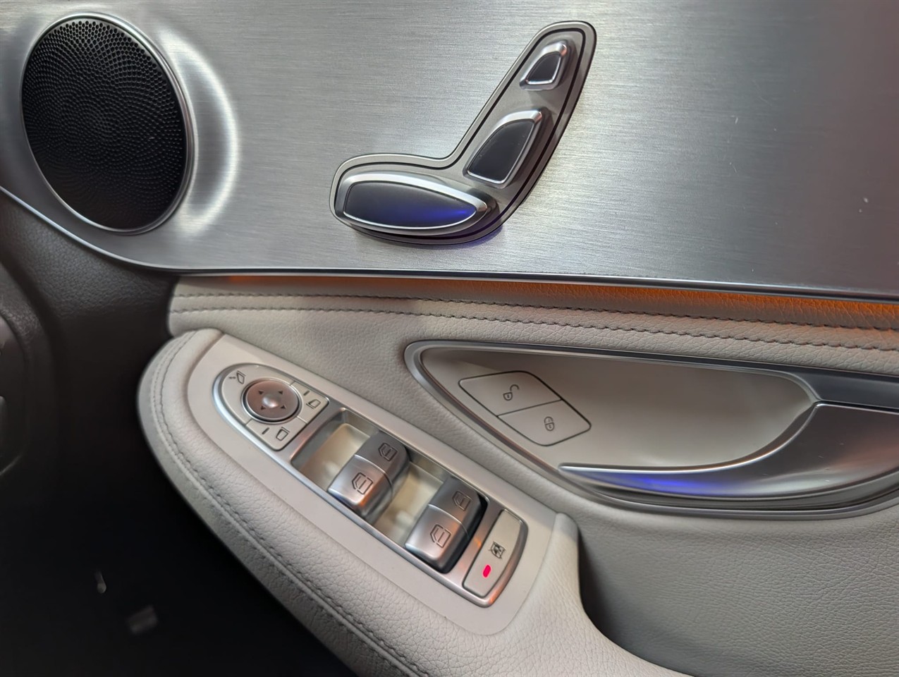 2015 Mercedes-Benz C-Class 4D C200 Carousel 3