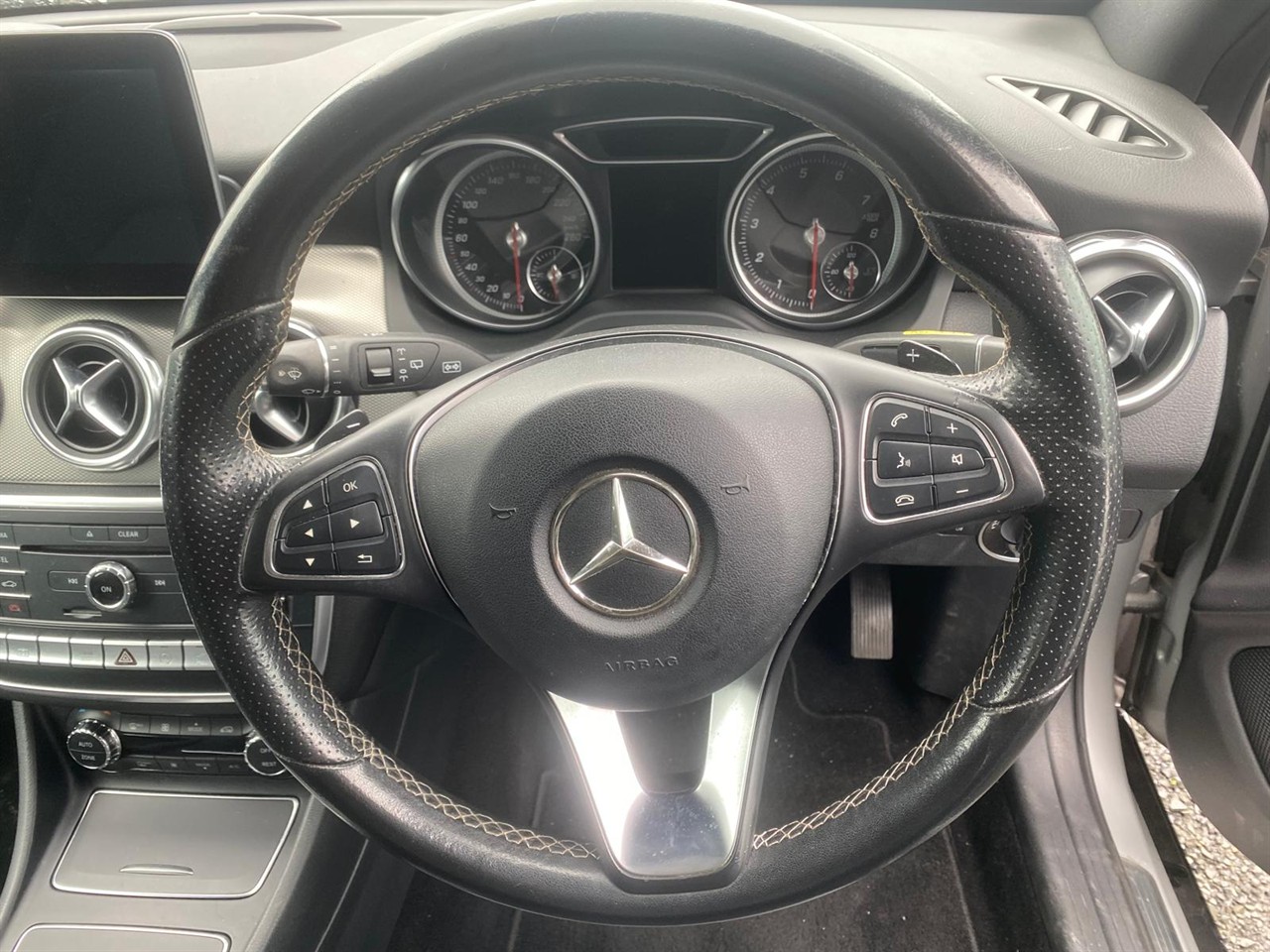 2017 Mercedes-Benz GLA220 4matic Carousel 2