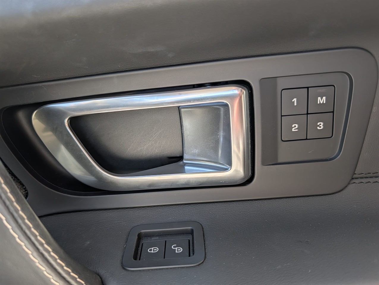 2016 Land Rover Discovery Sport HSE Luxury Carousel 4