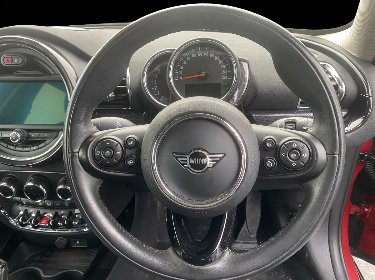 2020 Mini Cooper D Clubman Carousel 1