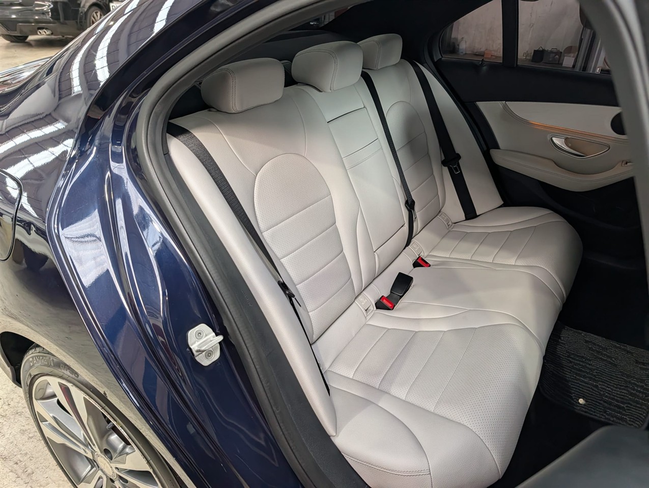2015 Mercedes-Benz C-Class 4D C200 Carousel 13