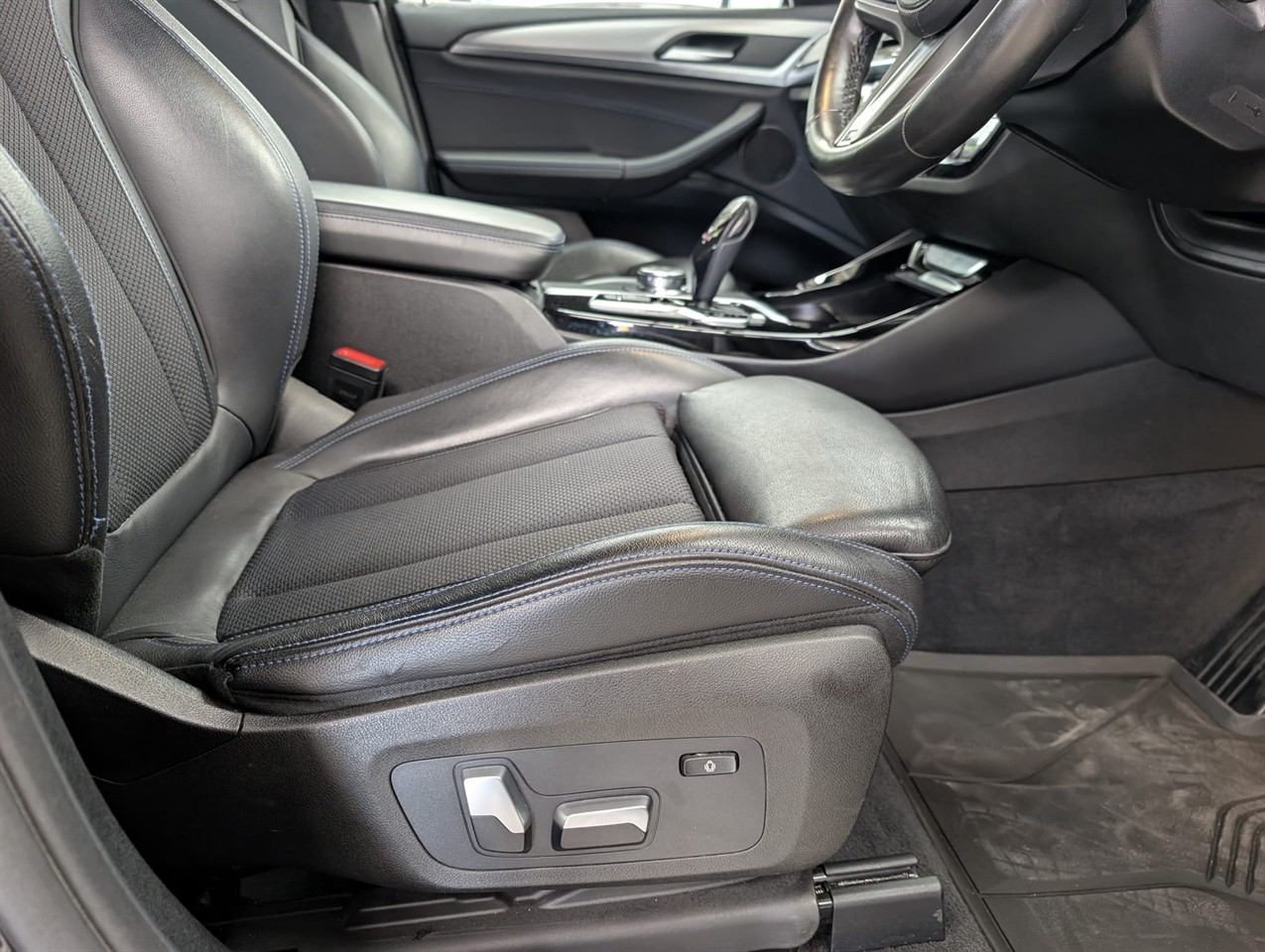 2019 BMW X3 xDrive 20 M Sport Carousel 3