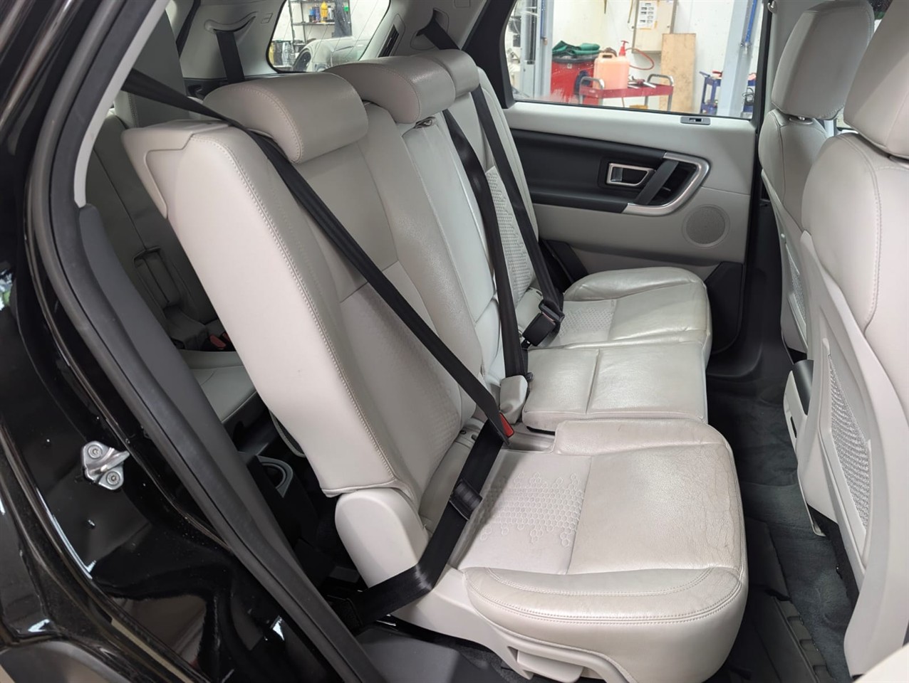 2018 Land Rover Discovery Carousel 9