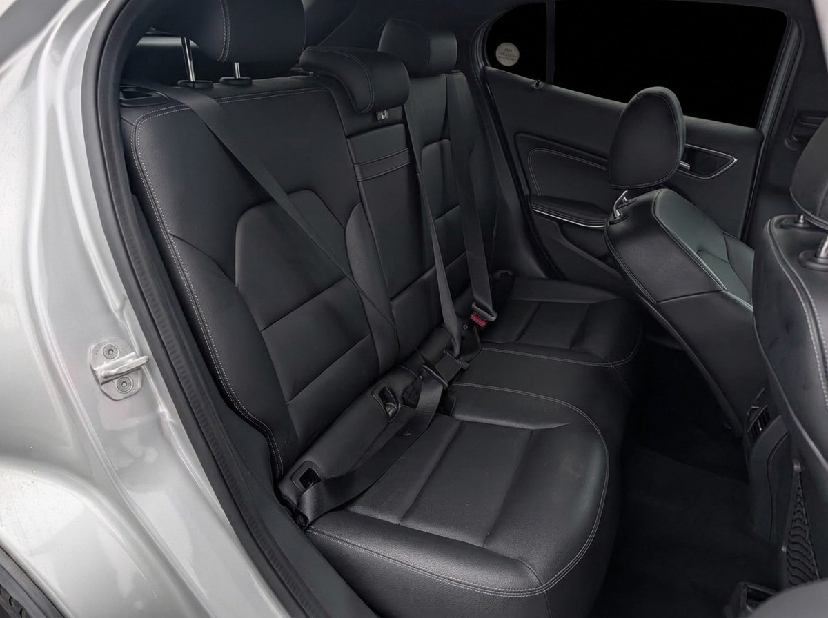 2017 Mercedes-Benz GLA220 4matic Carousel 1