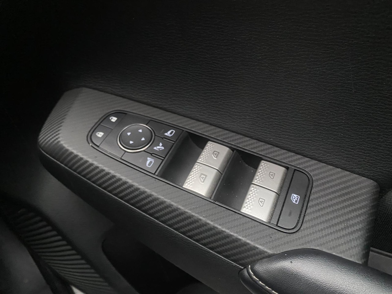 2022 Mitsubishi OUTLANDER LS 2.5P/4WD/CVT Carousel 5