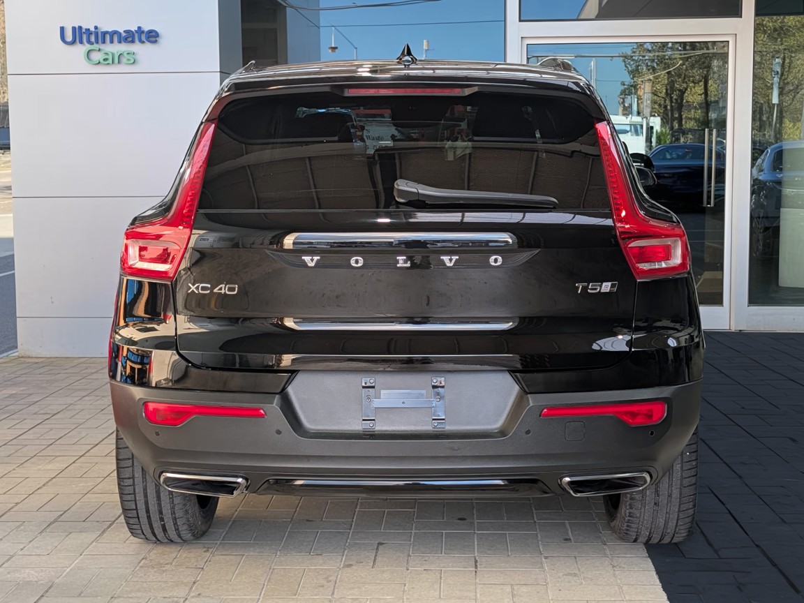 2018 Volvo XC40 4wd R Design T5 Carousel 10