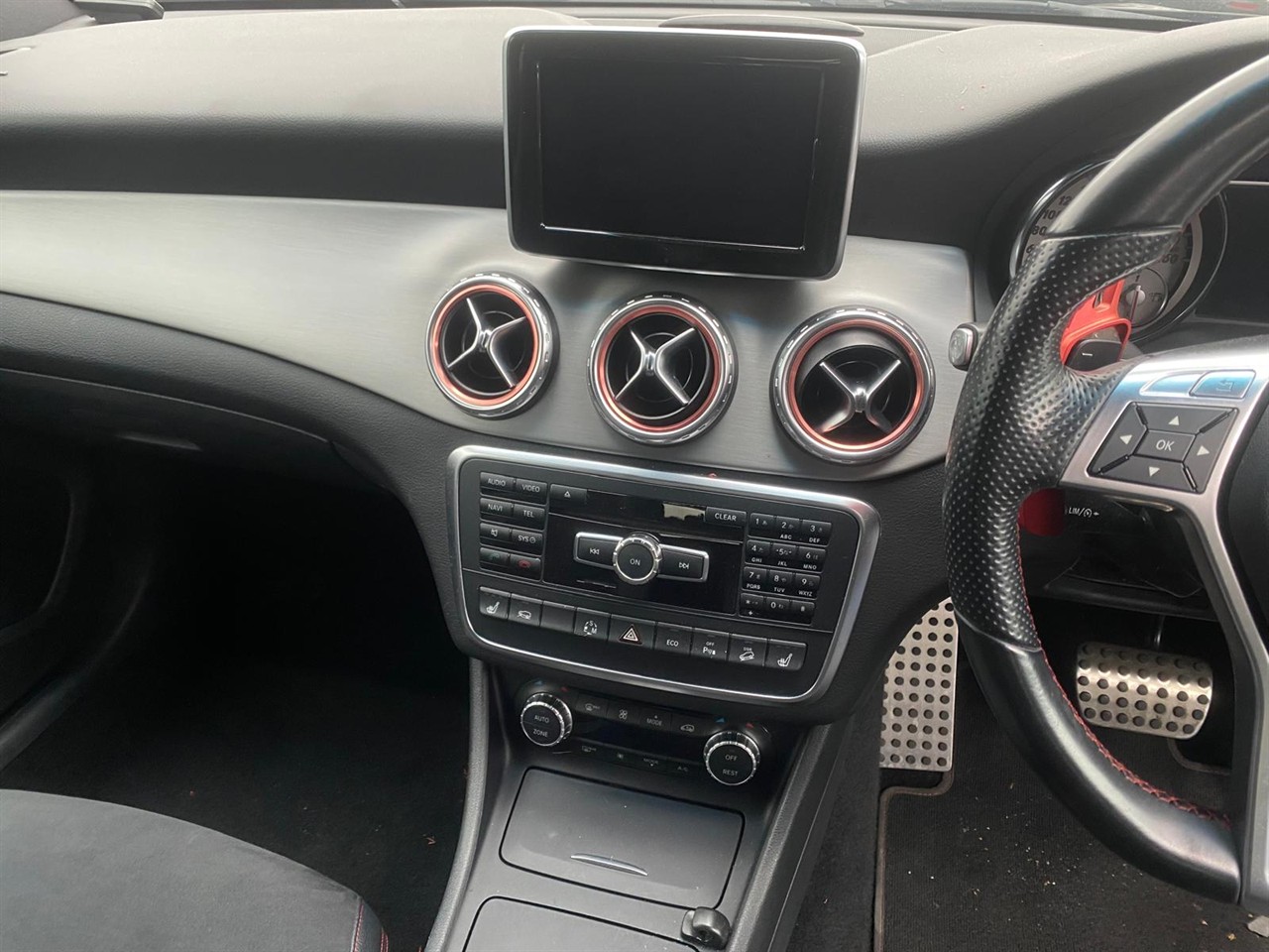 2014 Mercedes-Benz GLA250 Sport 4MATIC Carousel 8