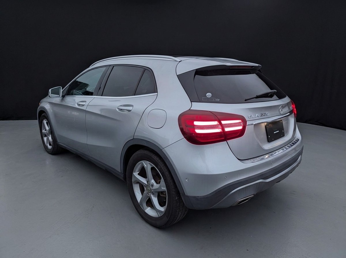 2017 Mercedes-Benz GLA220 4matic Carousel 16