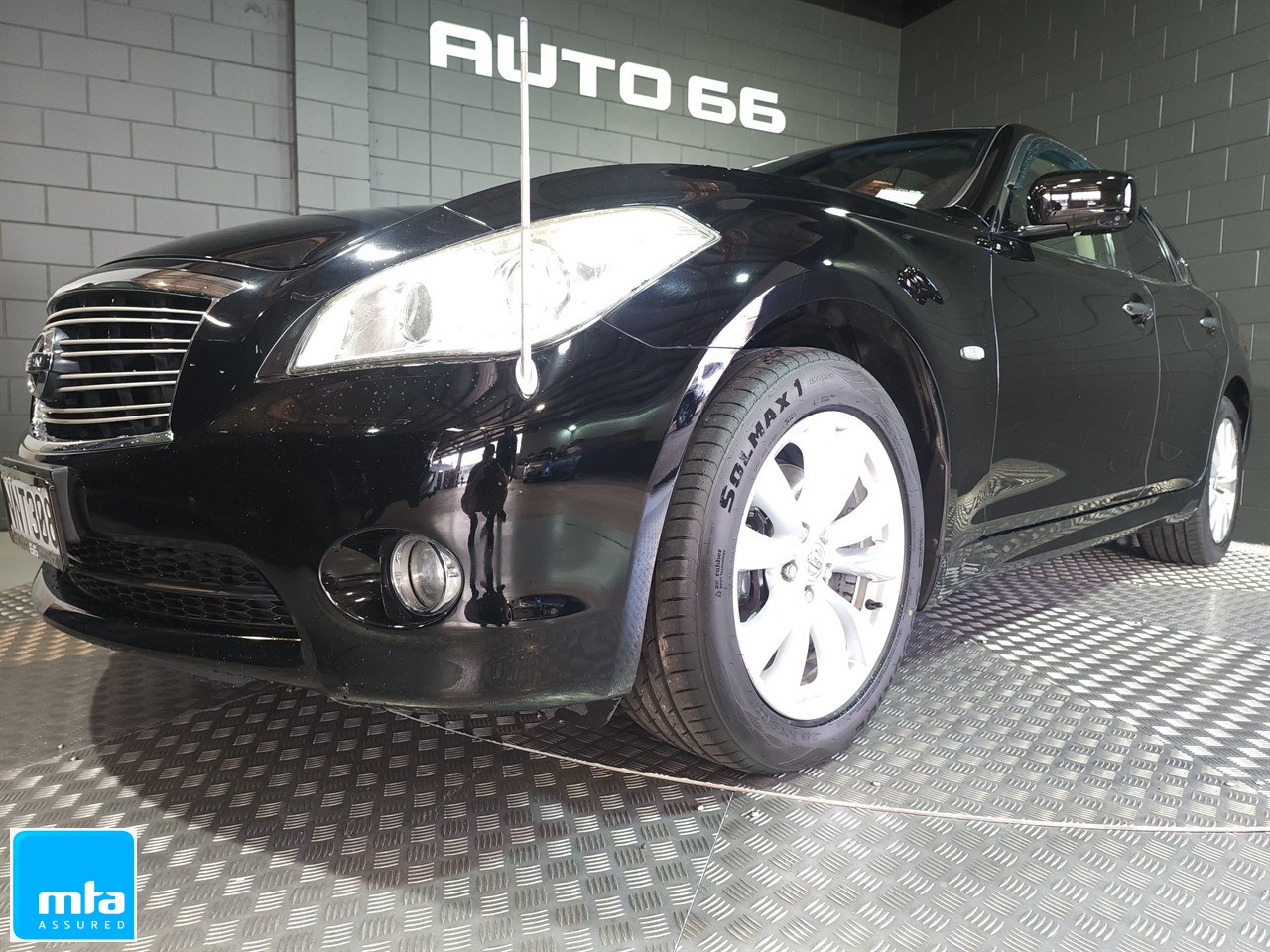 2011 Nissan Fuga Carousel 11