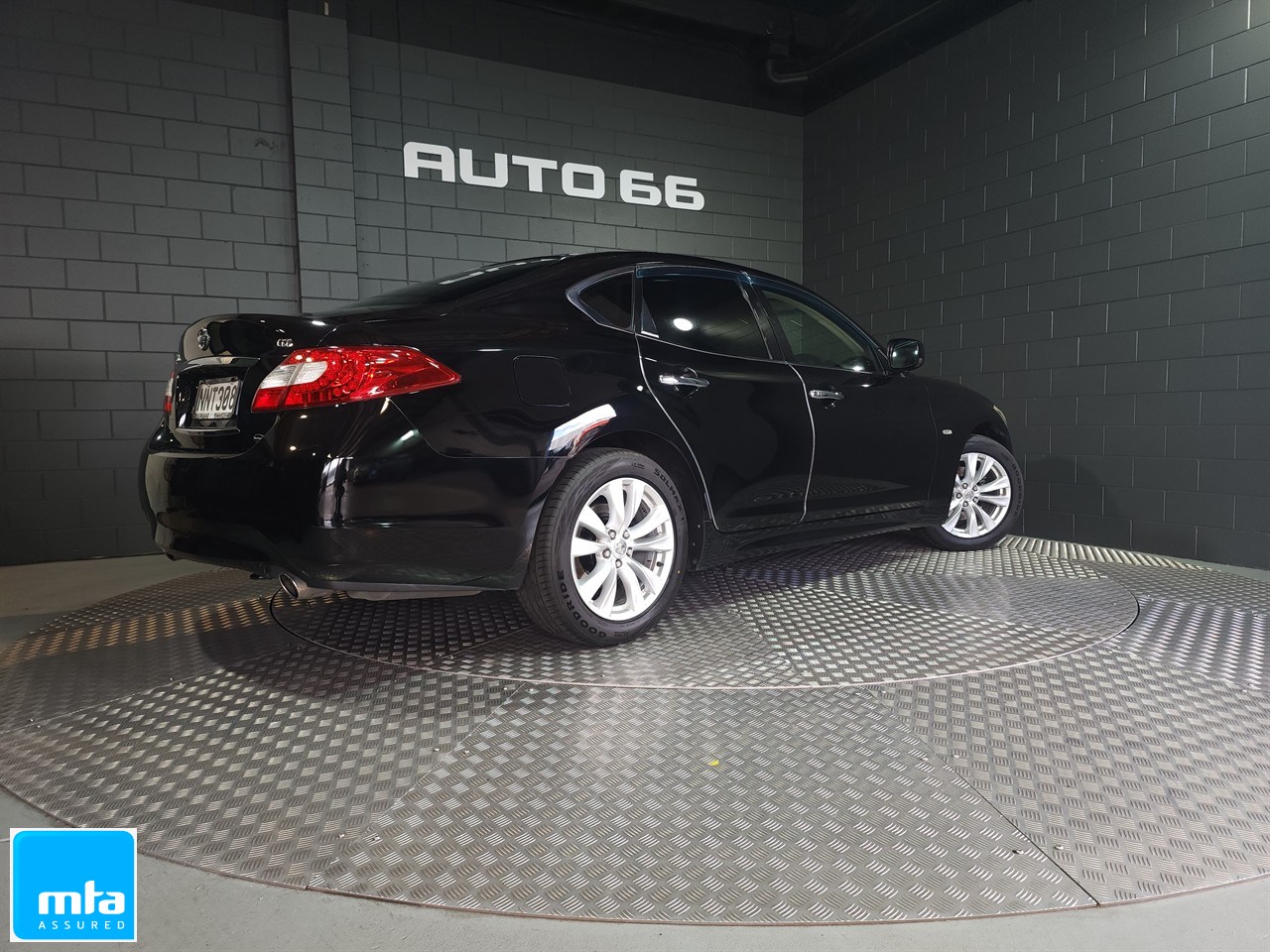 2011 Nissan Fuga Carousel 10