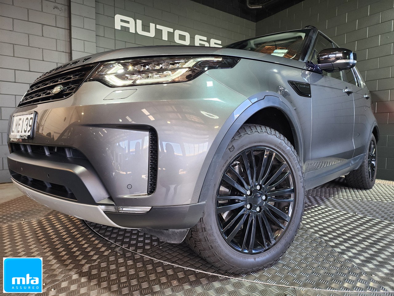 2018 Land Rover Discovery TD6 HSE 3.0DT/4WD Carousel 13