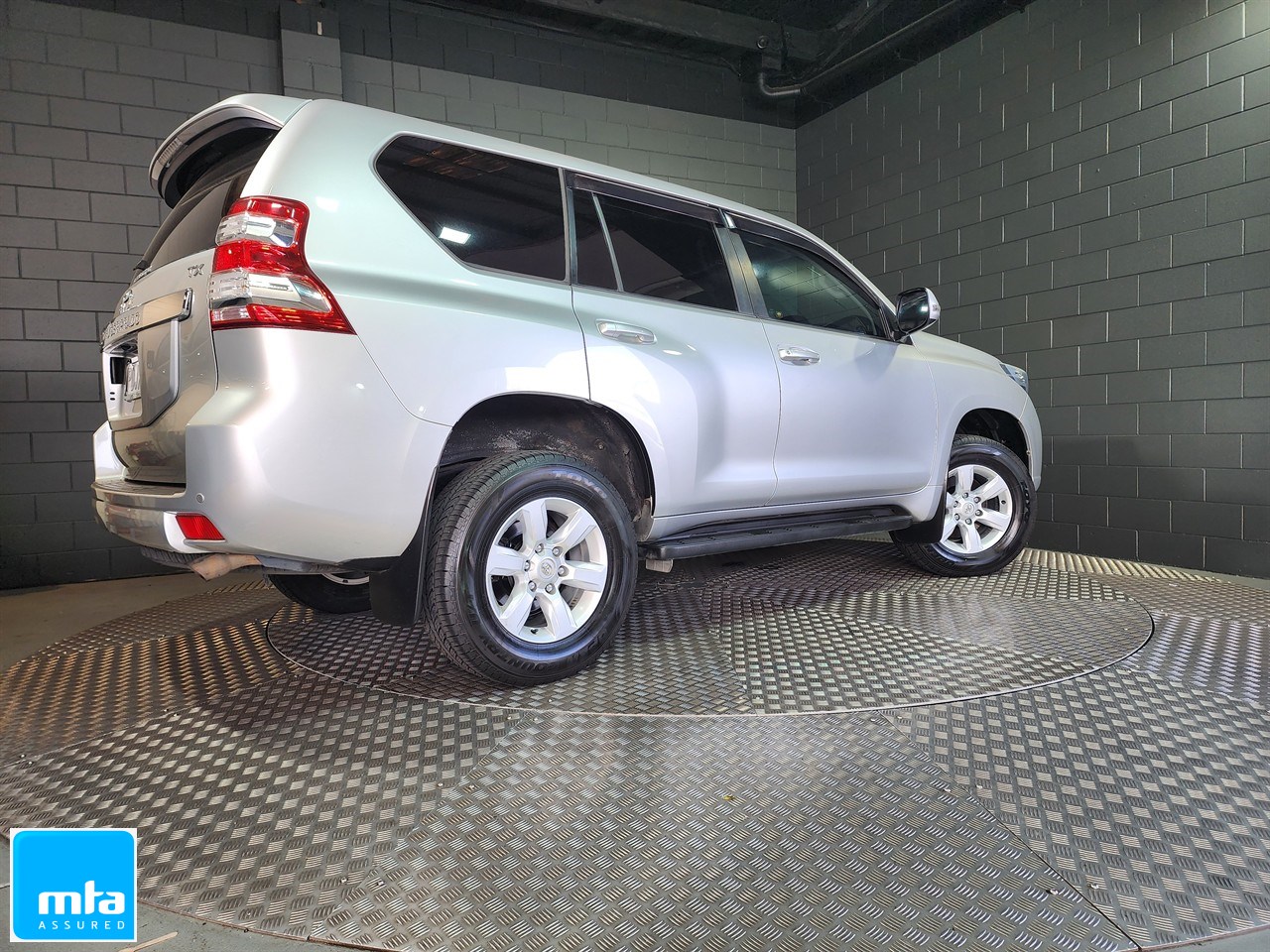 2015 Toyota Land Cruiser Prado Carousel 8