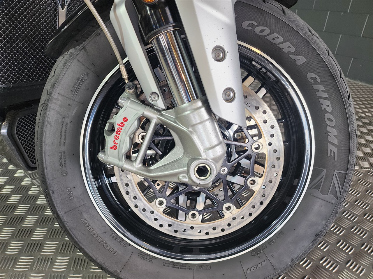2023 Triumph Rocket 3 GT YJ1 Carousel 6