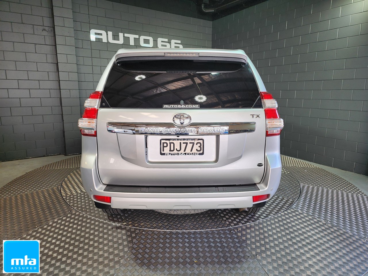 2015 Toyota Land Cruiser Prado Carousel 16