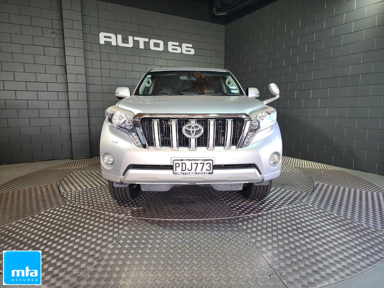 2015 Toyota Land Cruiser Prado Carousel 14