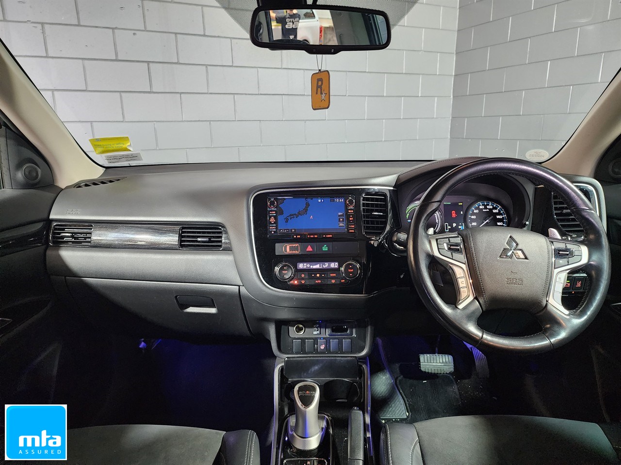 2015 Mitsubishi Outlander PLUG IN HYBRID Carousel 8
