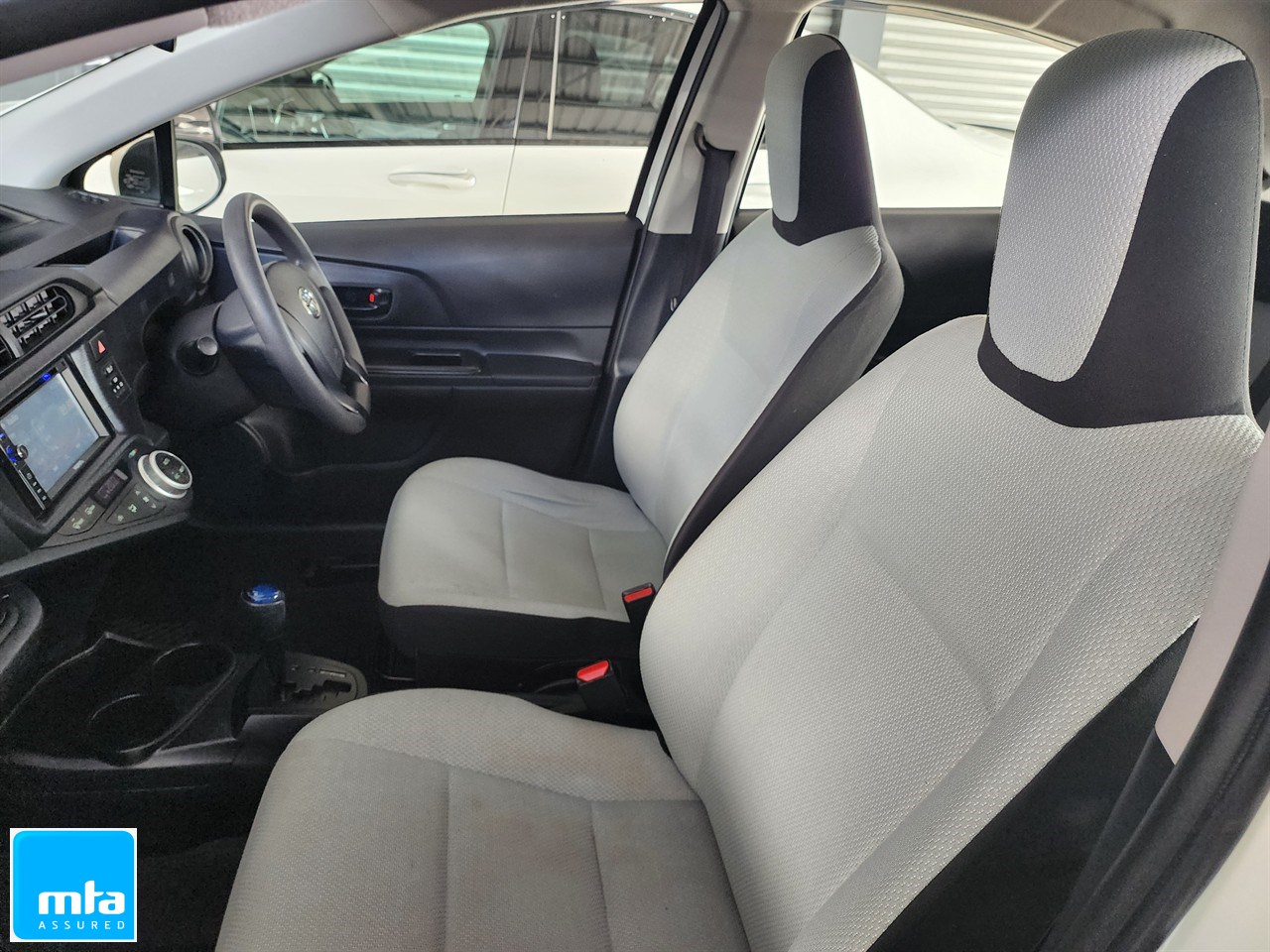 2016 Toyota Aqua Carousel 4