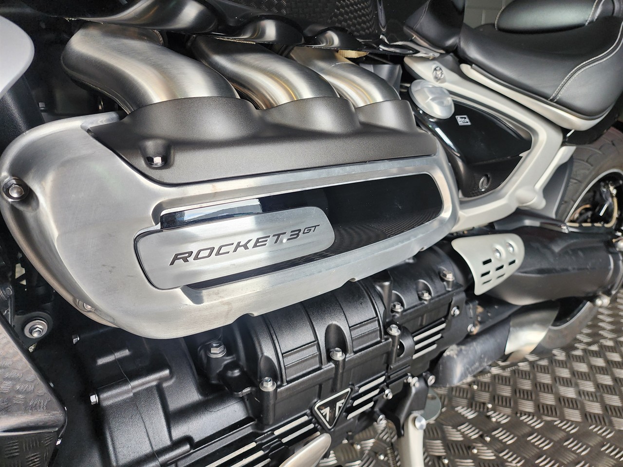 2023 Triumph Rocket 3 GT YJ1 Carousel 8
