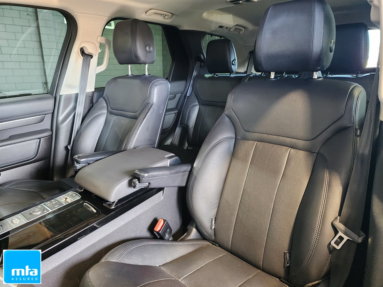 2018 Land Rover Discovery TD6 HSE 3.0DT/4WD Carousel 7