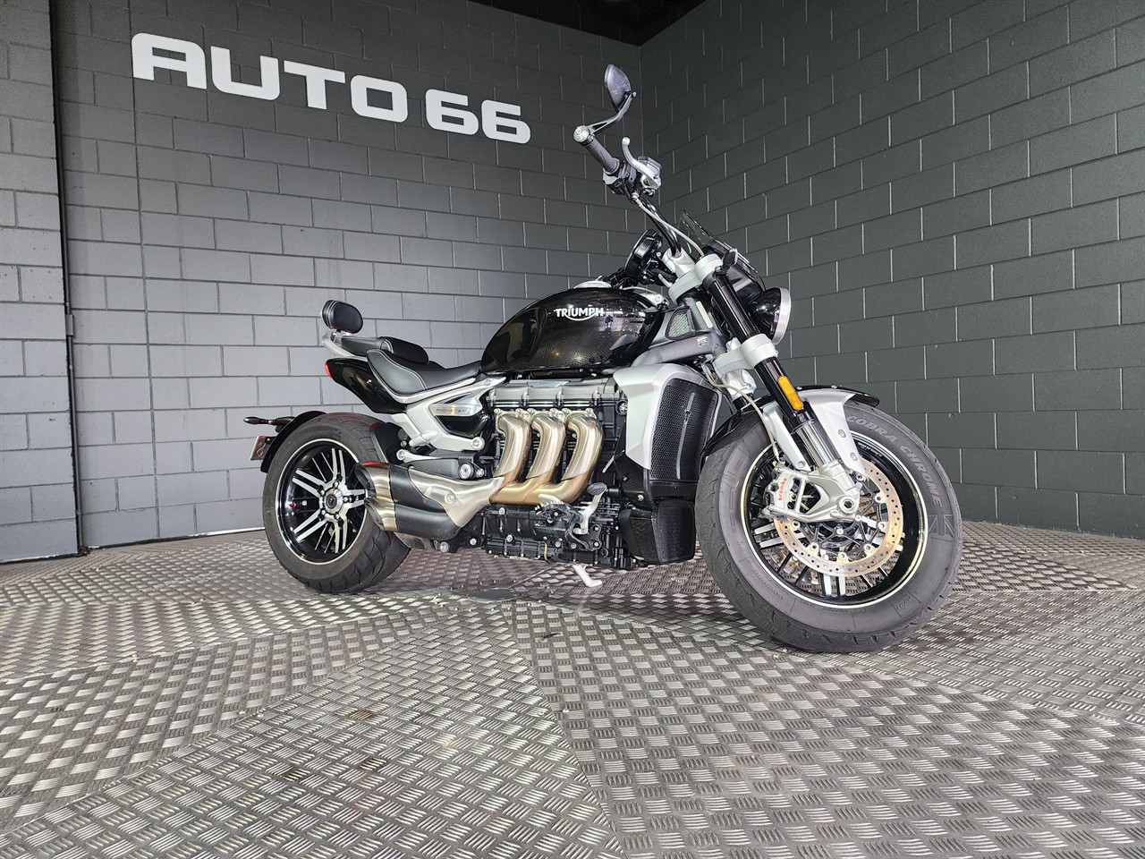 2023 Triumph Rocket 3 GT YJ1 Carousel 5