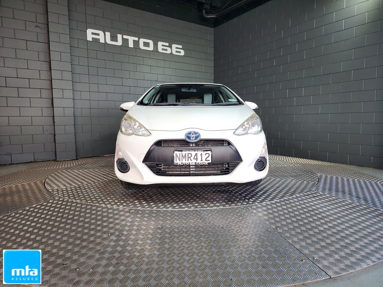 2016 Toyota Aqua Carousel 12