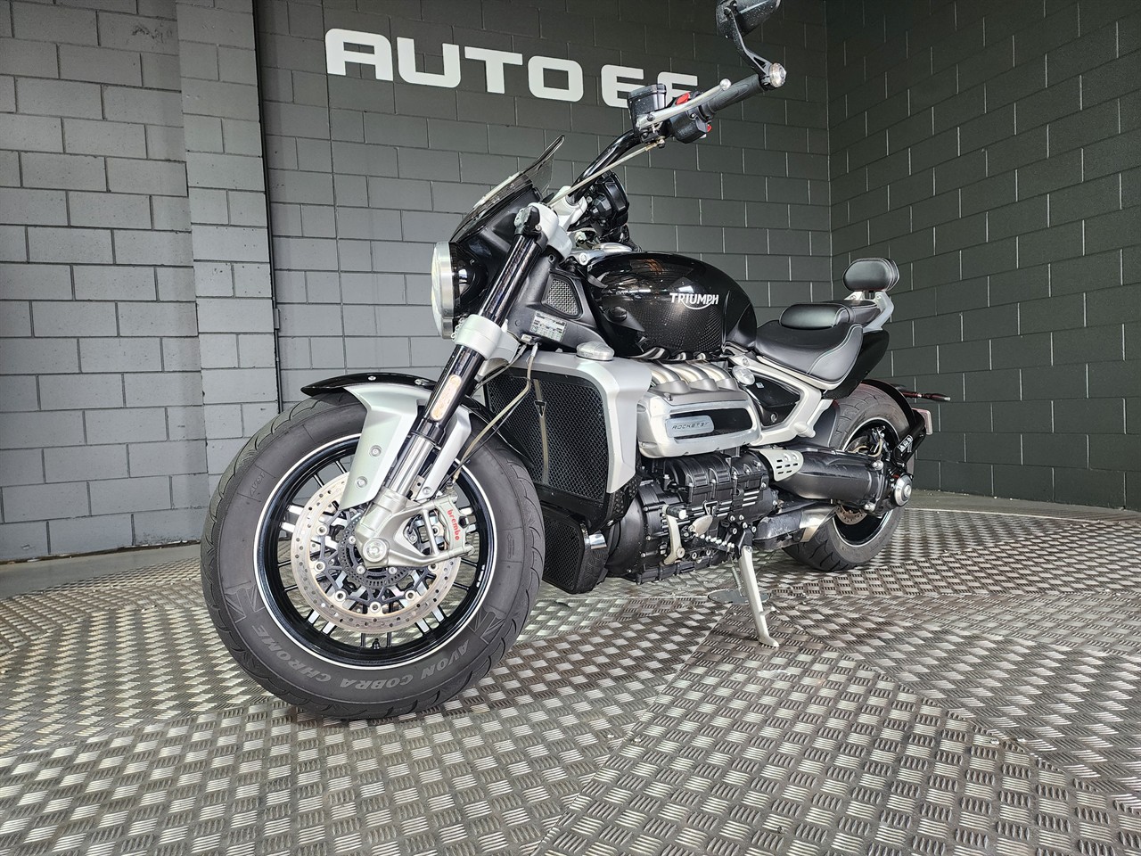 2023 Triumph Rocket 3 GT YJ1 Carousel 11