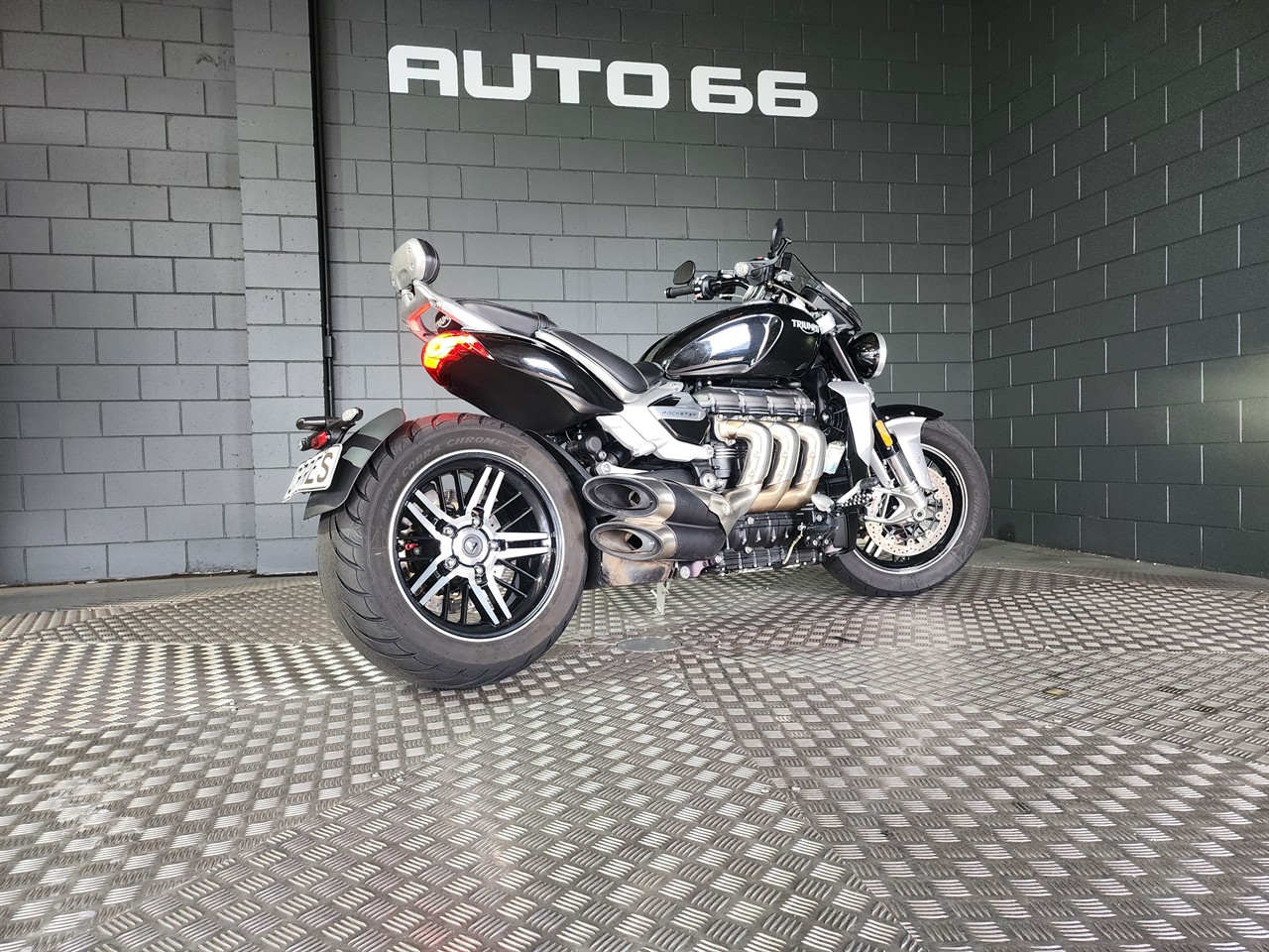 2023 Triumph Rocket 3 GT YJ1 Carousel 1