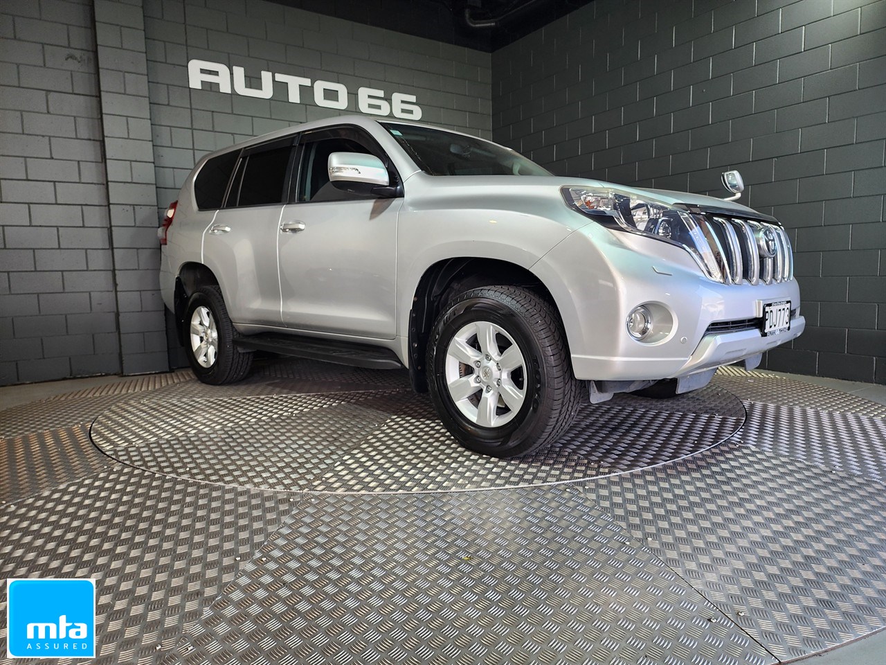 2015 Toyota Land Cruiser Prado Carousel 12