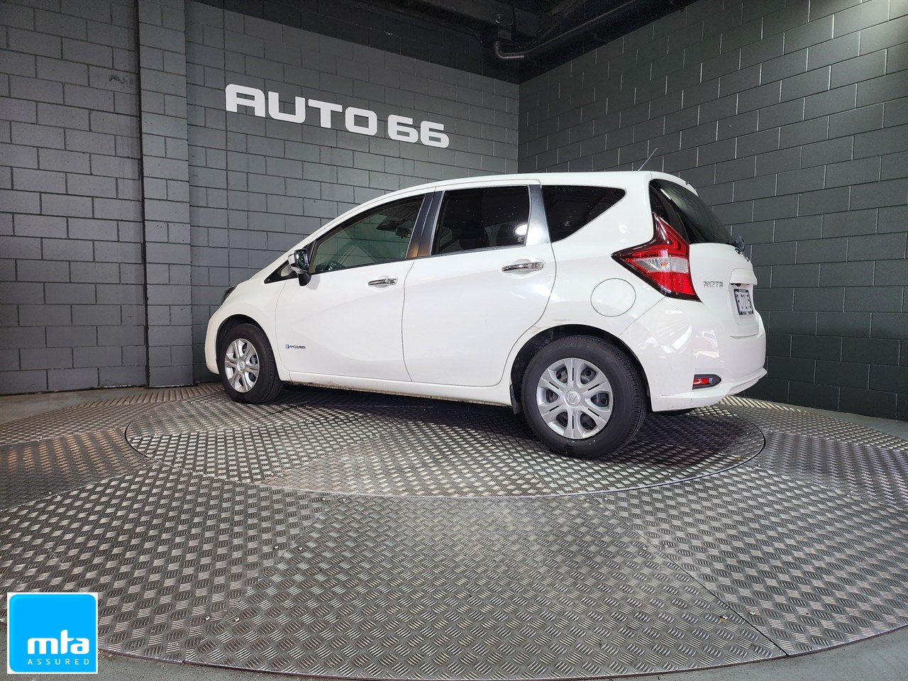 2017 Nissan Note E-POWER Carousel 8