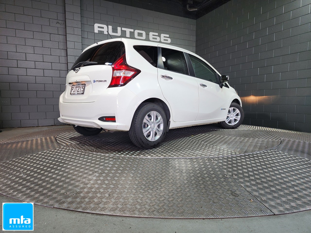 2017 Nissan Note E-POWER Carousel 6