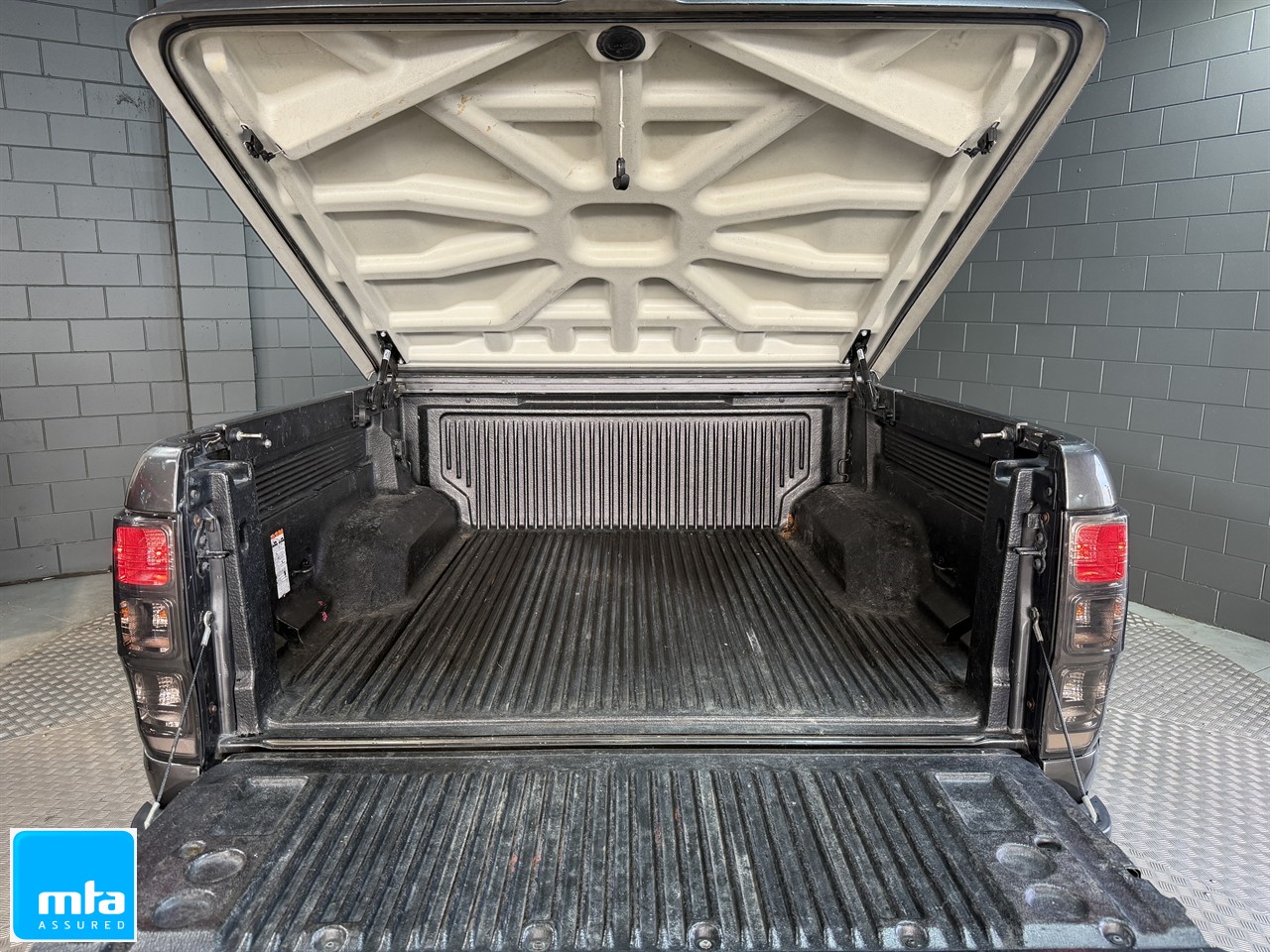 2017 Ford Ranger XLT DOUBLE CAB W/S A Collage 1