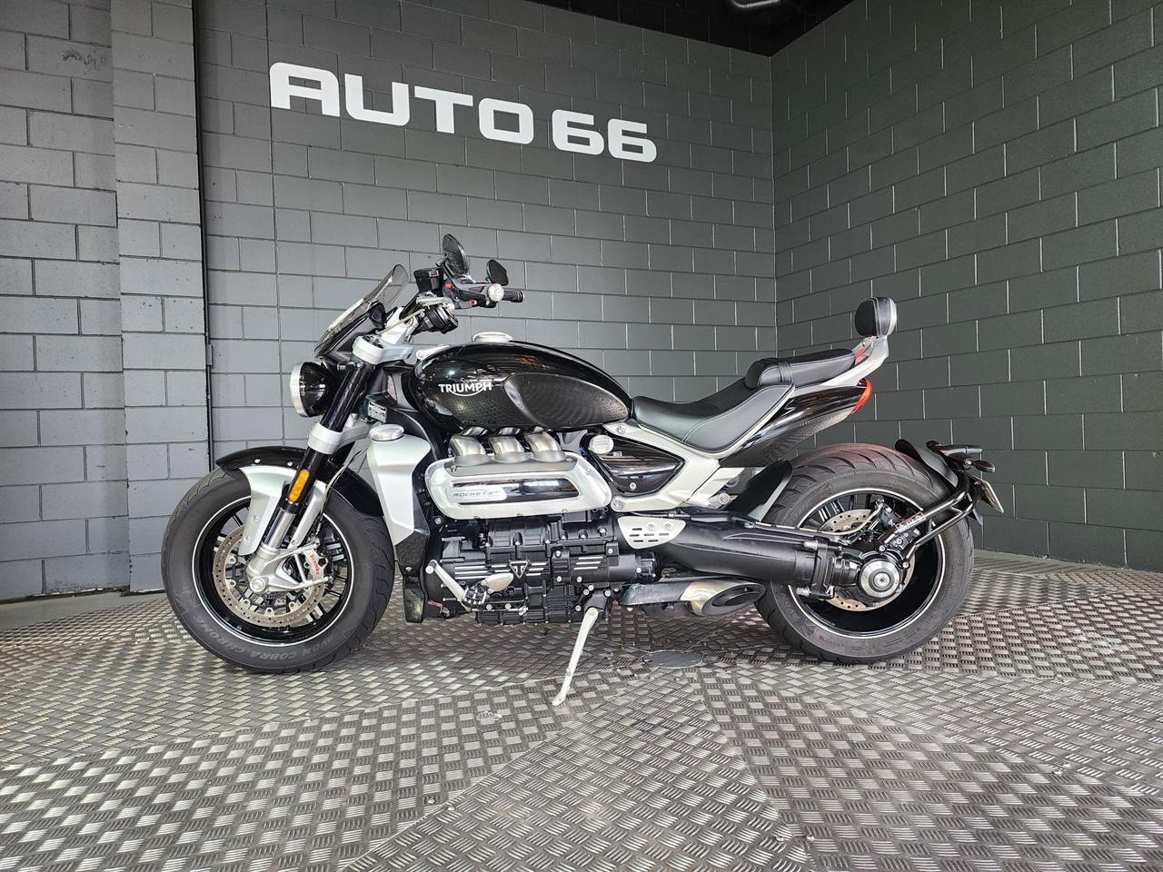 2023 Triumph Rocket 3 GT YJ1 Carousel 12