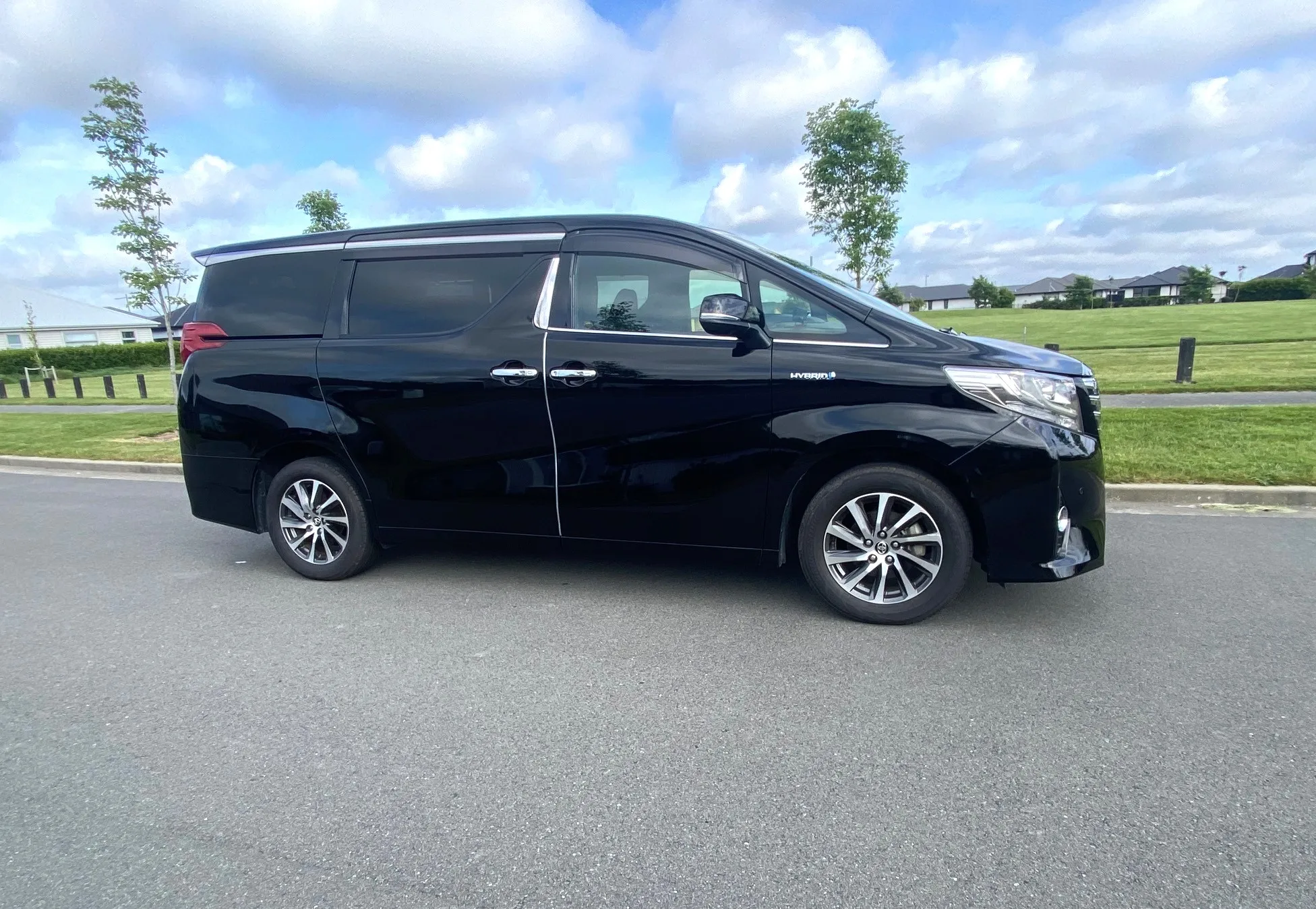 2017 Toyota ALPHARD HYBRID "TOP SPEC" 7 SEATER 