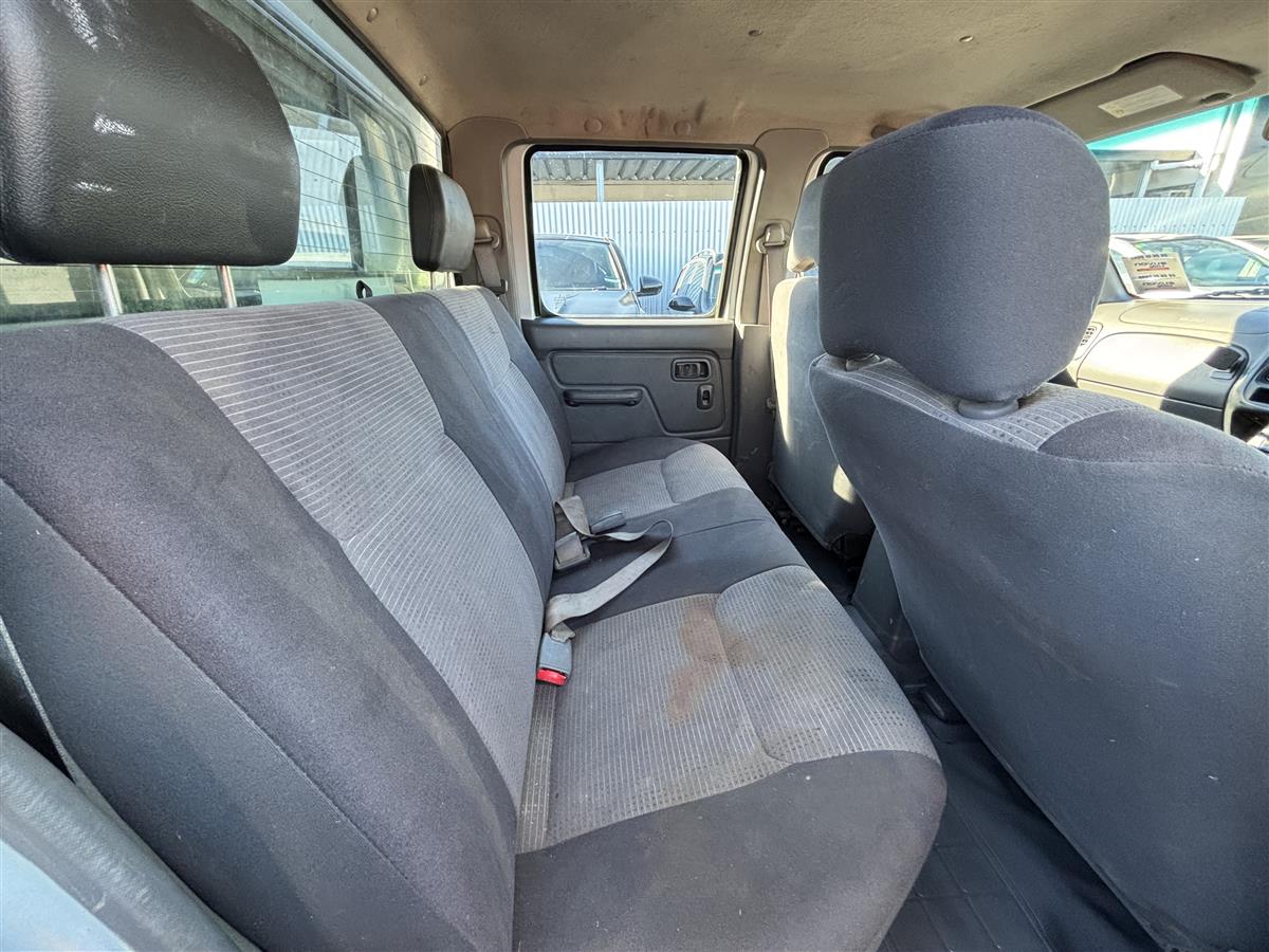 2011 Nissan Navara DX 2WD 2.5TD Carousel 5