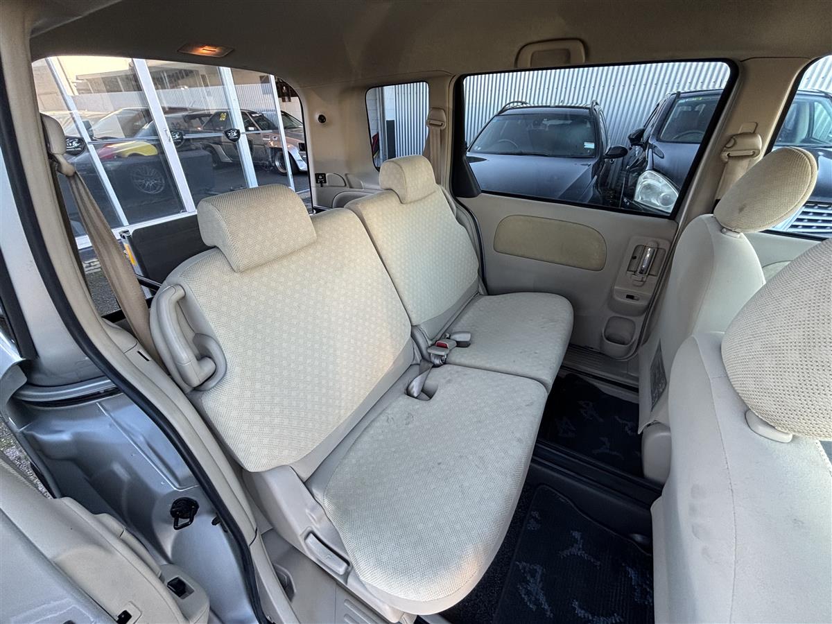 2008 Toyota Sienta Wheelchair Accessible Carousel 4