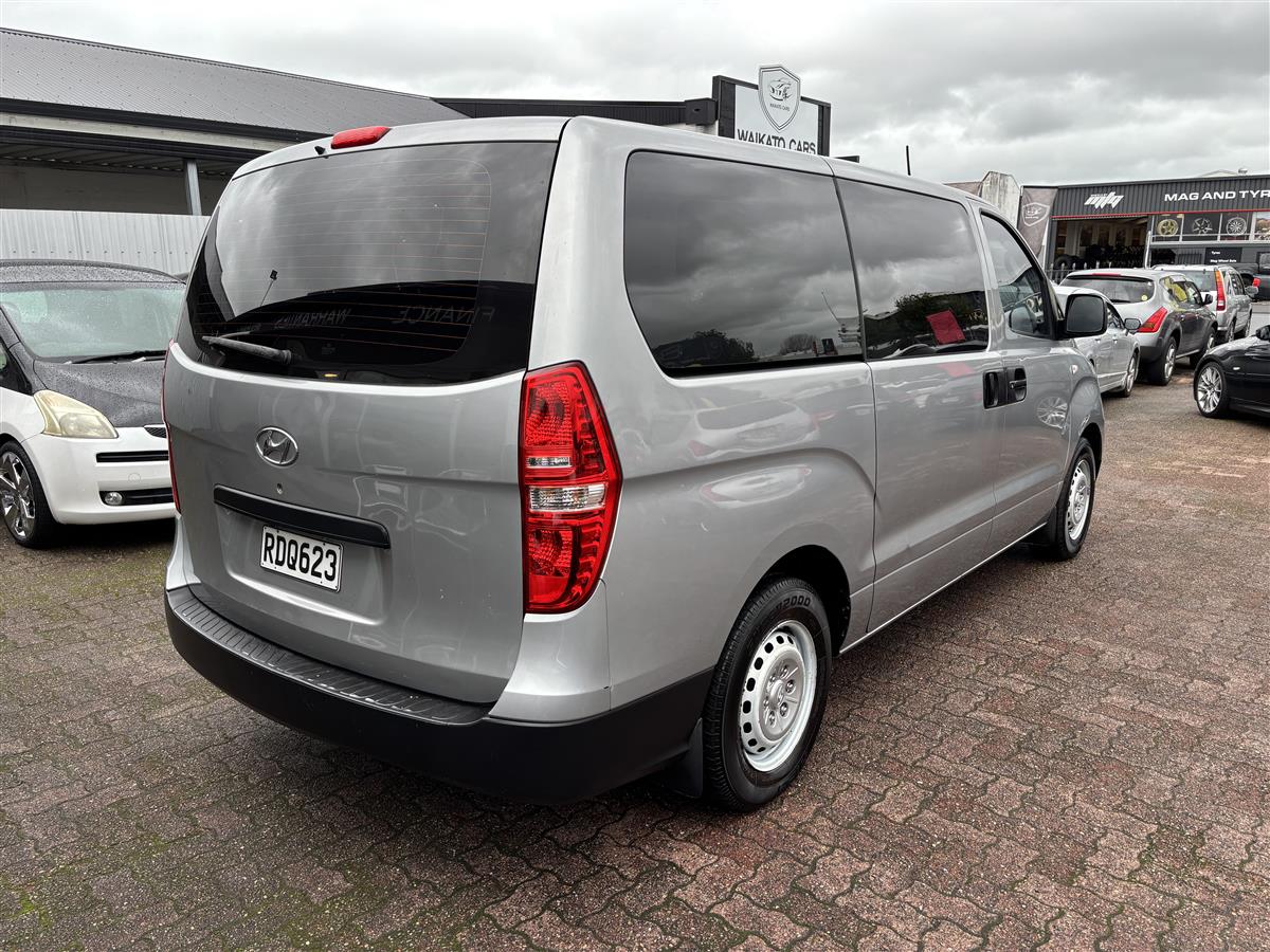 2014 Hyundai iLoad 2.5 CRDI MANUAL Carousel 3