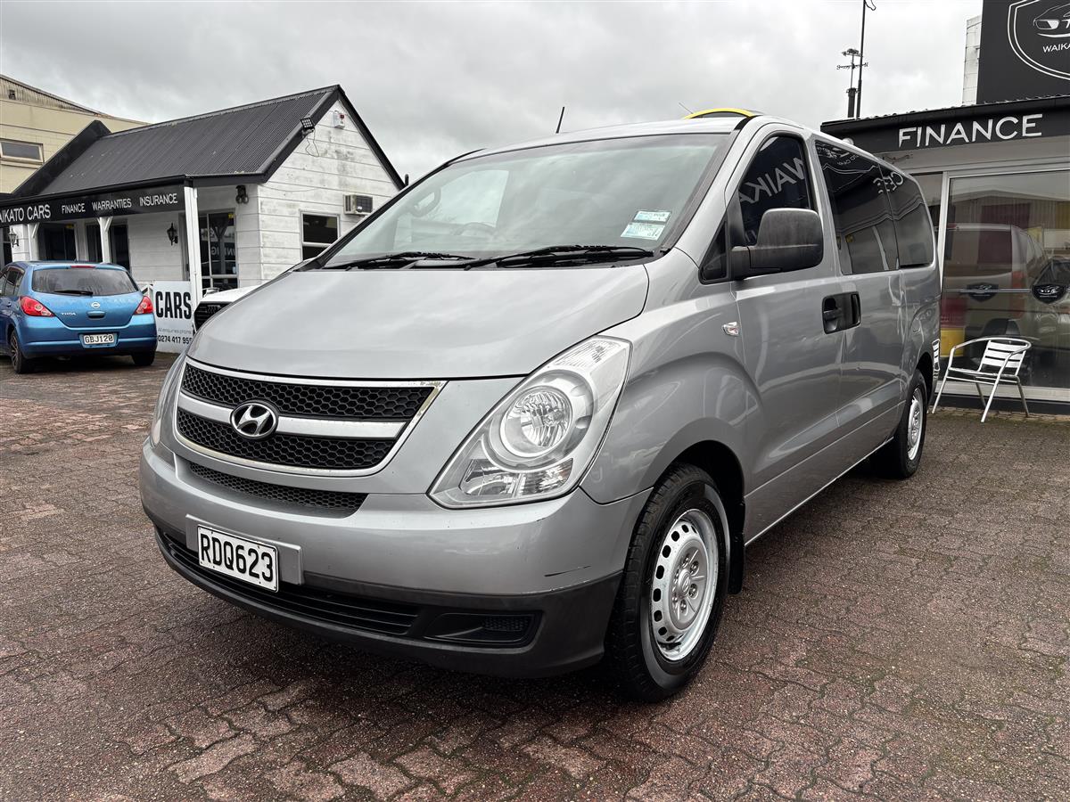 2014 Hyundai iLoad 2.5 CRDI MANUAL Carousel 1
