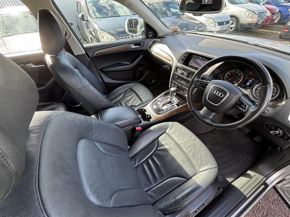 2009 Audi Q5 2.0T Quattro Carousel 7