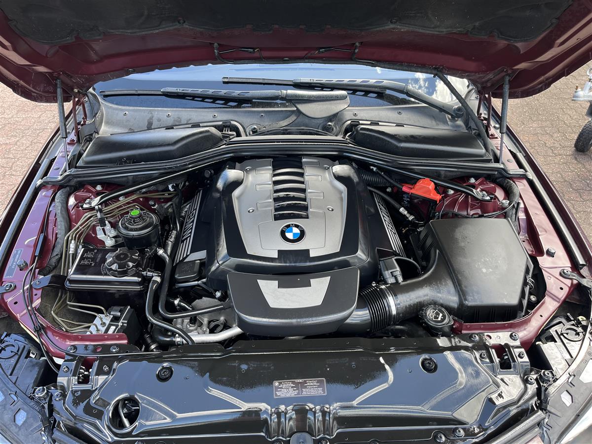 2006 BMW 550i Carousel 9