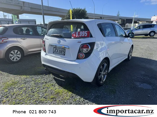 HOLDEN 2015 Carousel 9