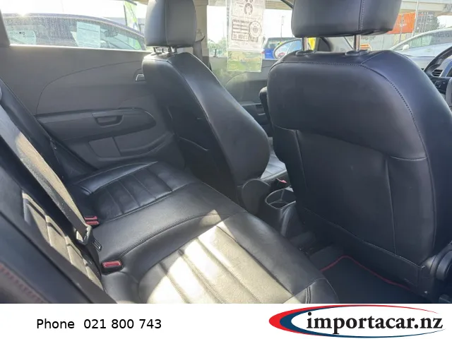 HOLDEN 2015 Carousel 5
