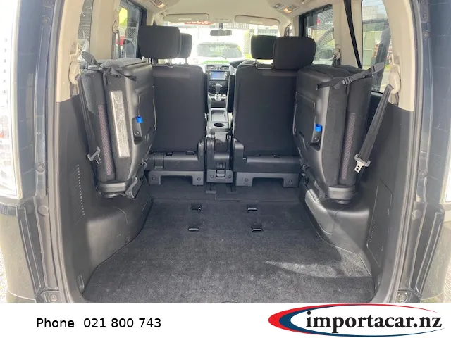 NISSAN Serena Hybrid 2012 Carousel 3