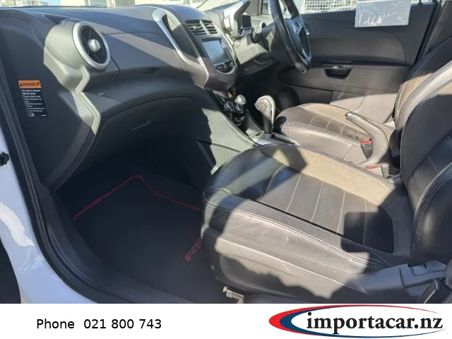 HOLDEN 2015 Carousel 2