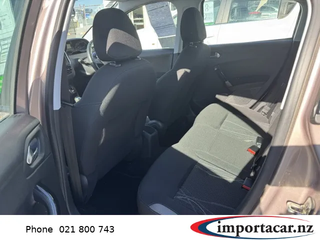 PEUGEOT 208 2014 Carousel 9