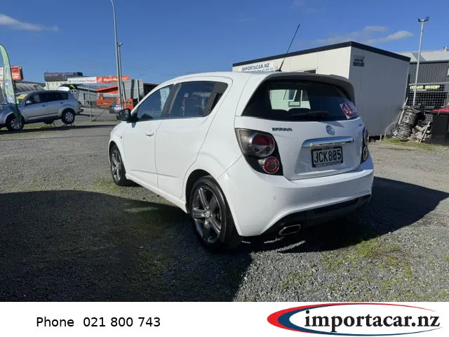 HOLDEN 2015 Carousel 8