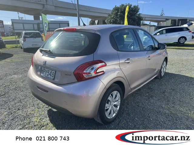 PEUGEOT 208 2014 Carousel 5