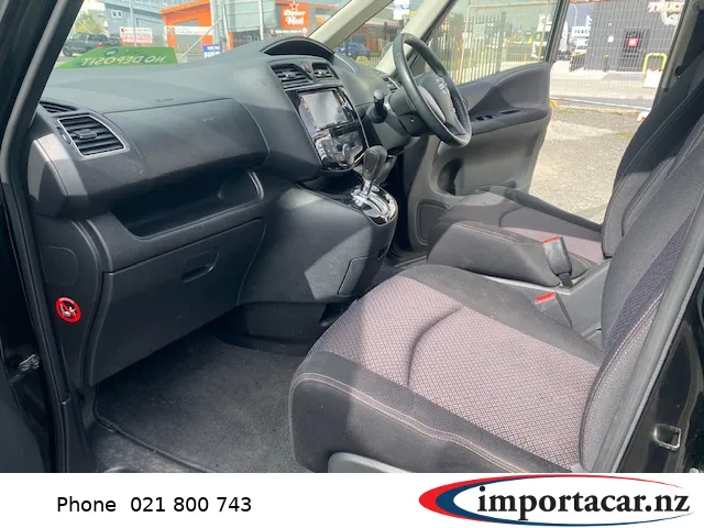 NISSAN Serena Hybrid 2012 Carousel 1