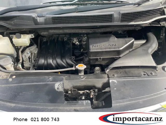 NISSAN Serena Hybrid 2012
