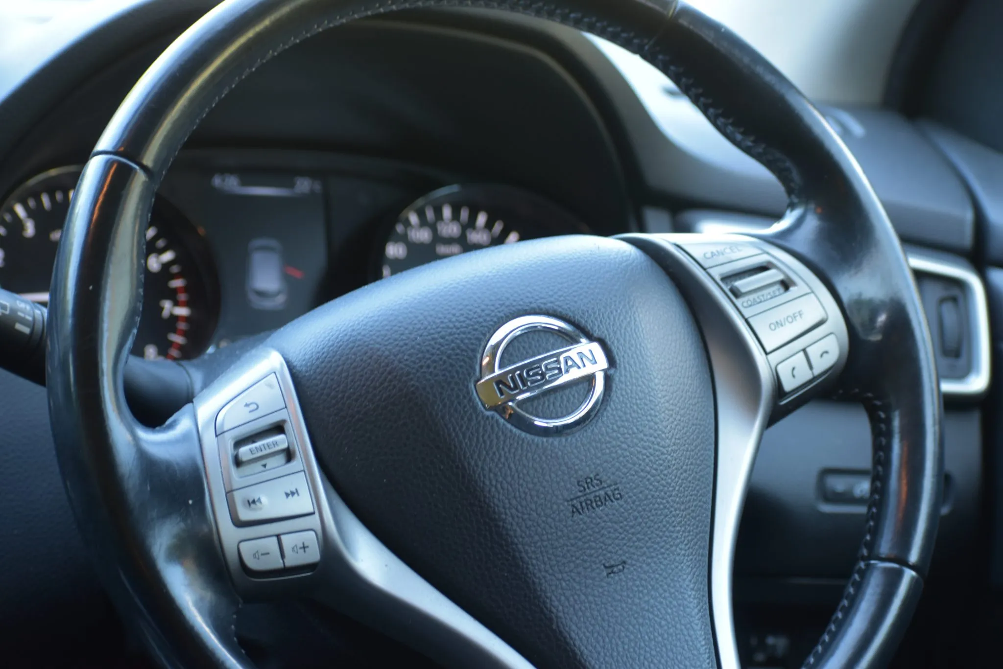2015 Nissan Qashqai ST Carousel 9