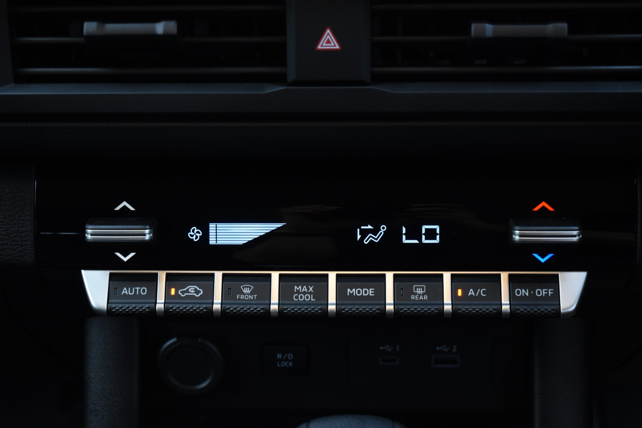 2025 Mitsubishi Triton CC GLX 4WD Flat Deck 6At Carousel 8
